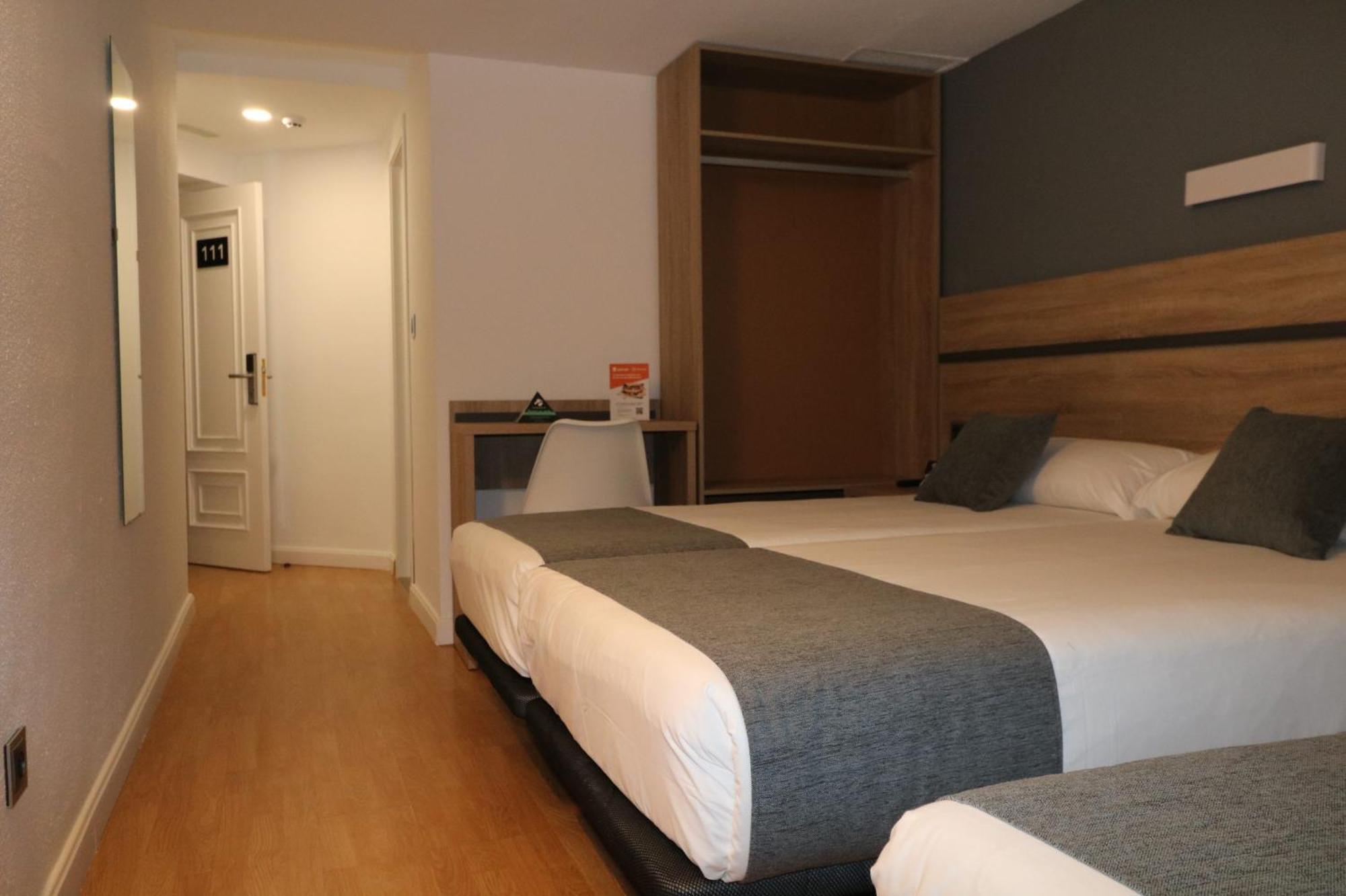 Hostal Alda Palencia Plaza Esterno foto